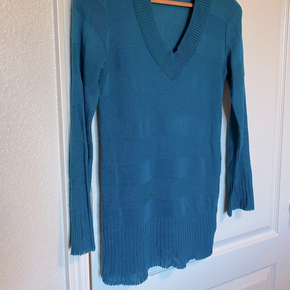 Kieu’s sheer sweater. Long, fitted. Medium. Ask for measurements.